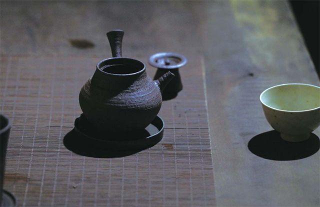 柴烧铁茶壶